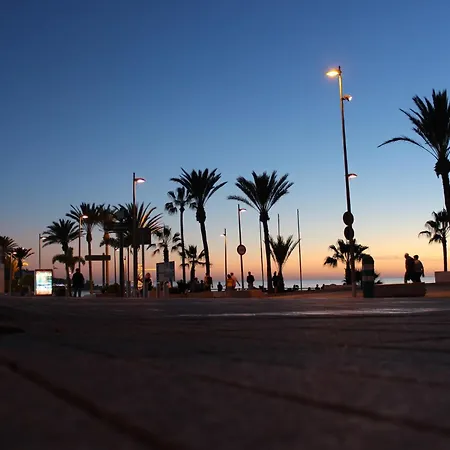 Frente Al Mar Con Gran Terraza דירה *